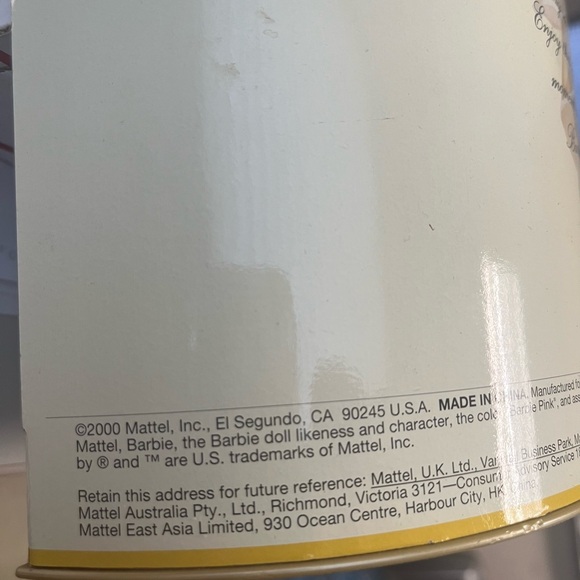 Vintage 2000 Celebration Barbie - Picture 4 of 5